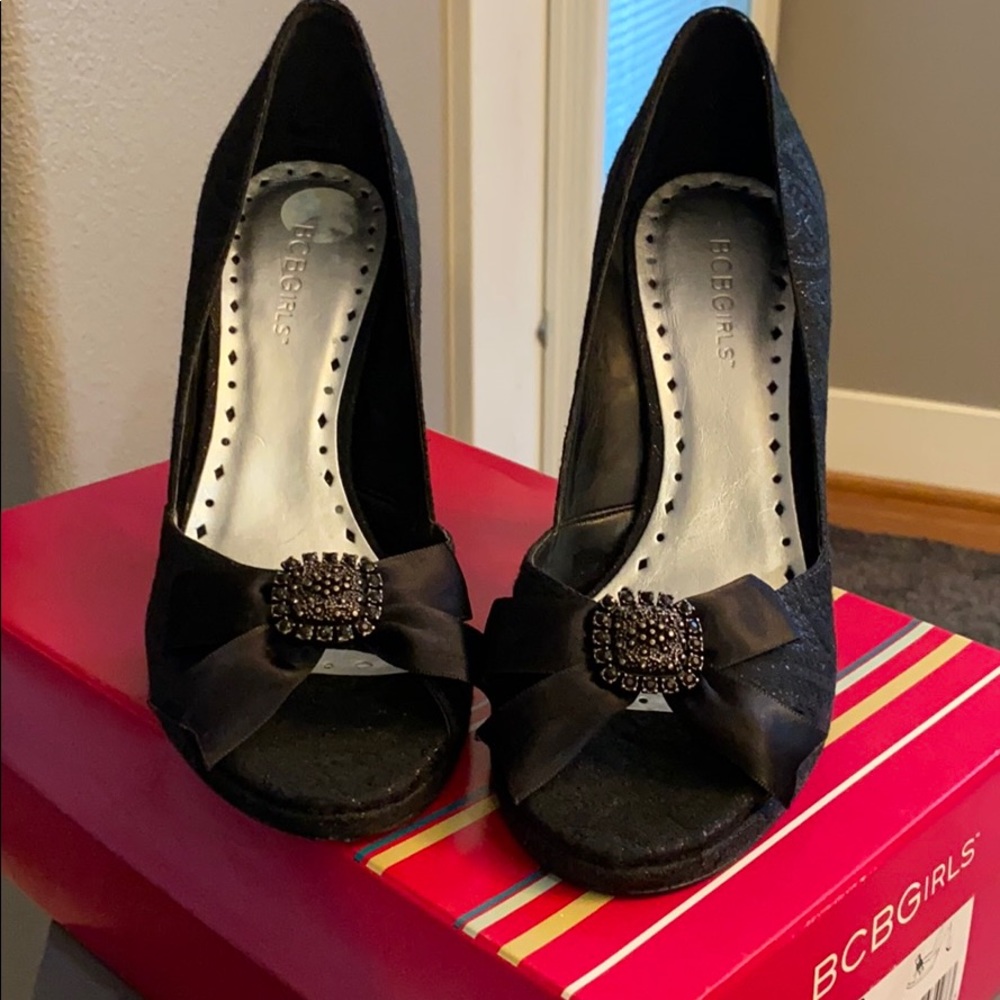 New in box! BCBGirls black brocade heels